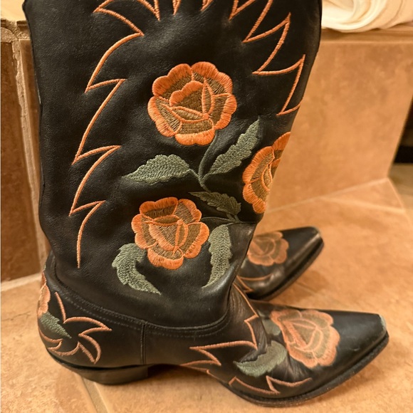 Manuel designer Emborded boots! Limited edition. Size 9 
95 of 100 - Picture 7 of 8